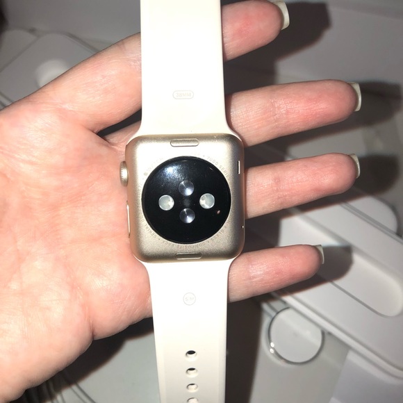 Apple Watch - Picture 3 of 6